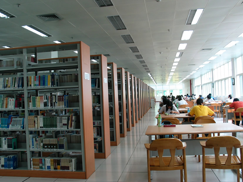 大学校园建筑形象--情感空间塑造的整体性